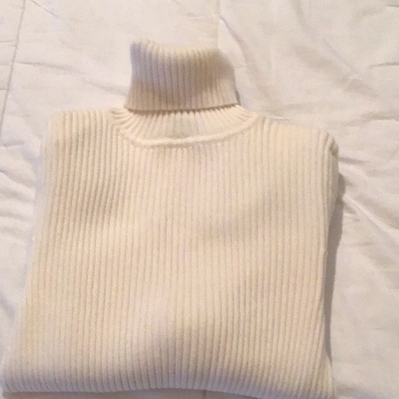 Gap size XS turtle neck sweaters - Picture 5 of 6